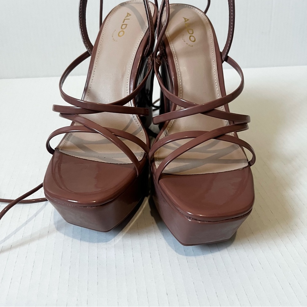 ALDO-NEW Brown/Mauve Shiny Strappy Wedges Size 8.5 - Picture 4 of 8